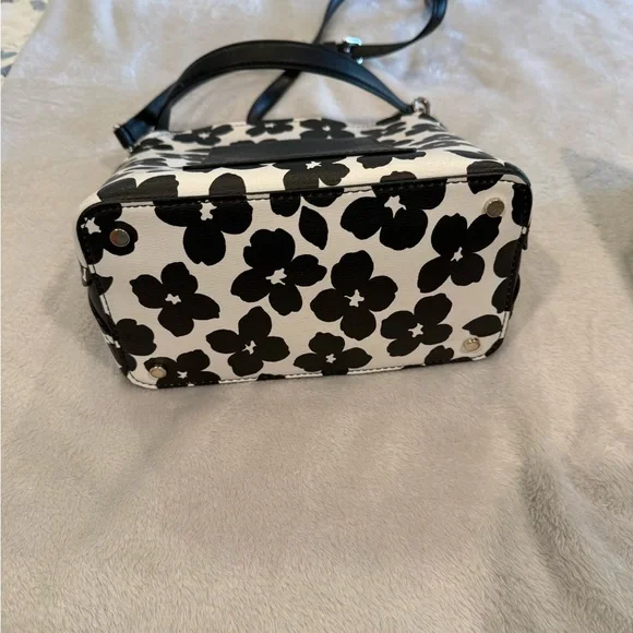 Kate Spade Black and White Floral Crossbody Bag - Picture 3 of 4